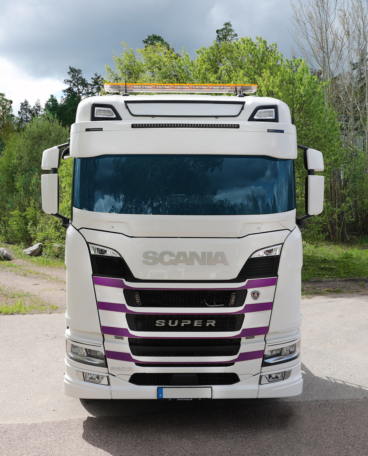 Stoneguard_honeycomb_white_lids_design_by_TruckStyleSweden_Strands_40_web